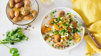 Kartoffelsalat mit gelbem Thai-Curry Dressing
