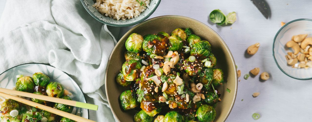 Rezept Rosenkohl mit Soja Sauce, Cashew und geröstetem Sesam