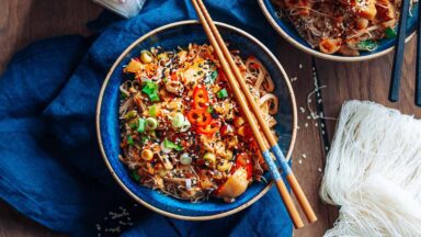 Vermicelli Pasta mit Pulled Jackfruit