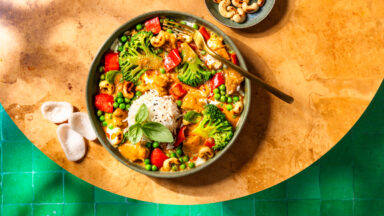 Rotes Thai-Curry mit Sommergemüse
