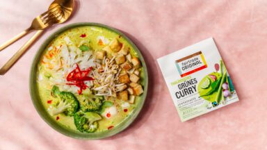 Cremige grüne Curry-Suppe