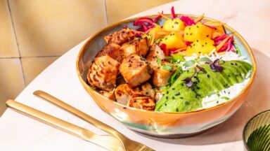 Marinierter Teriyaki Lachs mit Reis und Krautsalat
