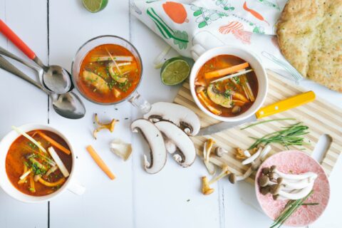 Rote Curry Suppe mit Pilzen