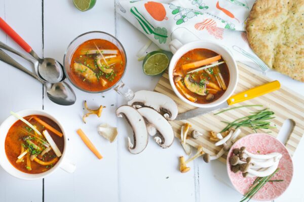 Rote Curry Suppe mit Pilzen