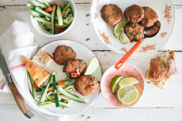Thaise viskoekjes van rode curry