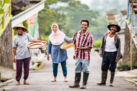 https://www.fairtradeoriginal.de/wp-content/uploads/DE/sites/2/2020/08/Java-017_2347.jpg