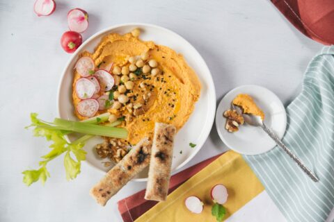 Hummus_mit_Karotten