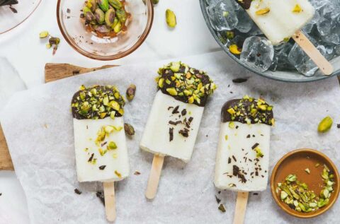 Ananas Eis am Stiel mit Kokosmilch