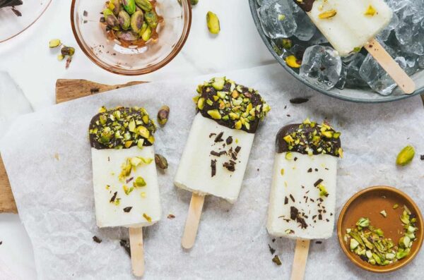 Ananas Eis am Stiel mit Kokosmilch