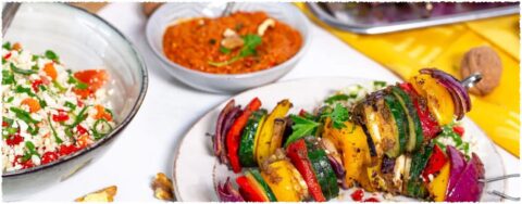 https://www.fairtradeoriginal.de/wp-content/uploads/DE/sites/2/2023/08/vegan-bbq-header.jpg